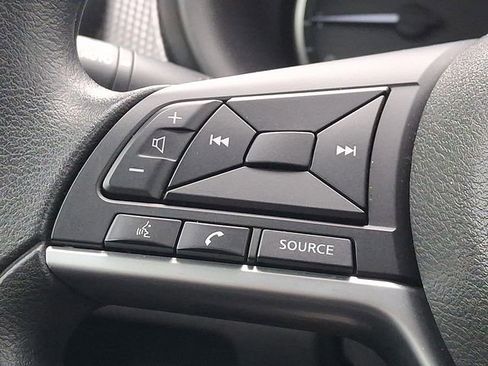 Used 2019 Nissan Kicks S image 21