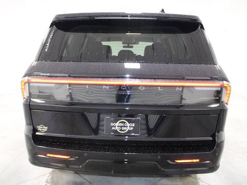 New 2026 Lincoln Navigator L Premier AWD/4WD image 7