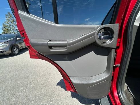 Used 2011 Nissan Xterra S AWD/4WD image 32