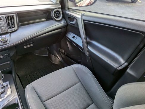 Used 2016 Toyota RAV4 XLE image 16