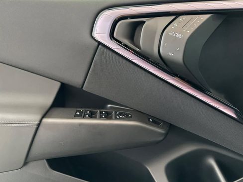 Used 2025 BMW X3 xDrive30i w/ Convenience Package image 12