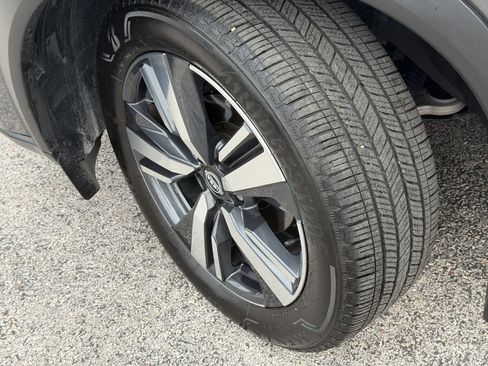 Used 2024 Nissan Rogue SL w/ SL Premium Package FWD image 33