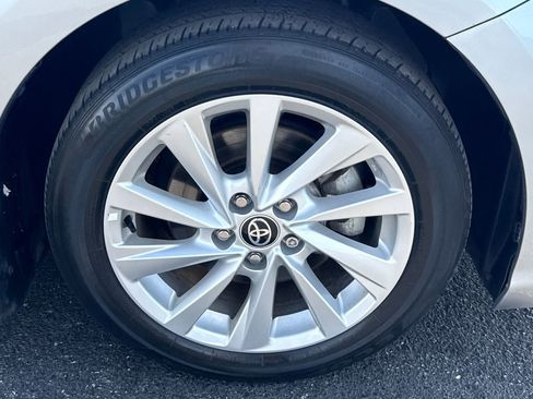 Used 2024 Toyota Camry SE image 9