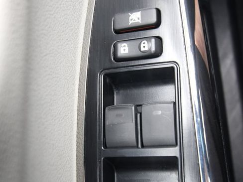 Used 2018 Toyota Avalon Limited w/ All Weather Liner Package FWD image 23