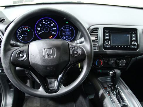 Used 2018 Honda HR-V LX image 6