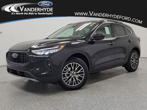 New 2026 Ford Escape SE image 1