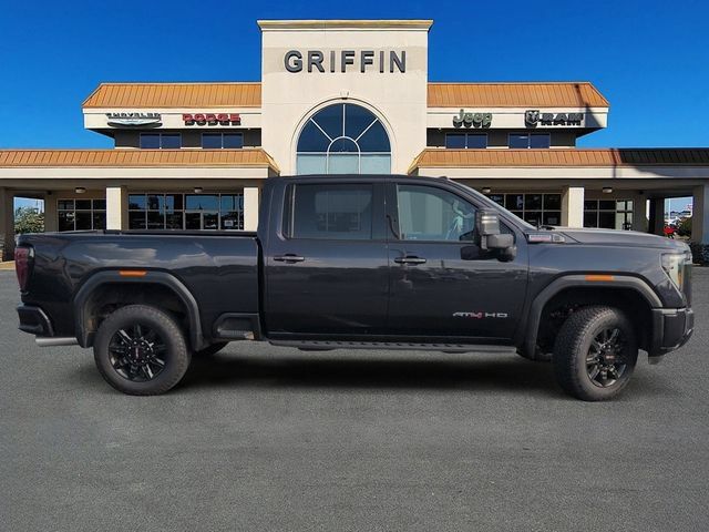 Used 2024 GMC Sierra 2500 AT4 w/ AT4 Preferred Package AWD/4WD image 3