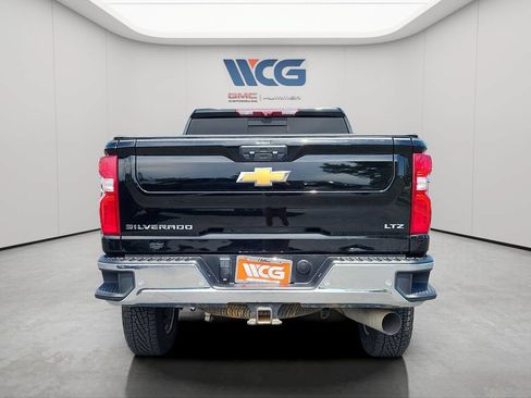 Used 2025 GMC Sierra 2500 AT4X AWD/4WD image 12