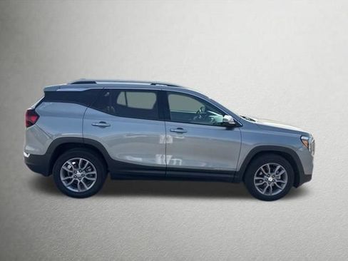 Used 2024 GMC Terrain SLT AWD/4WD image 6