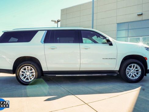 Used 2024 Chevrolet Suburban LT RWD image 7