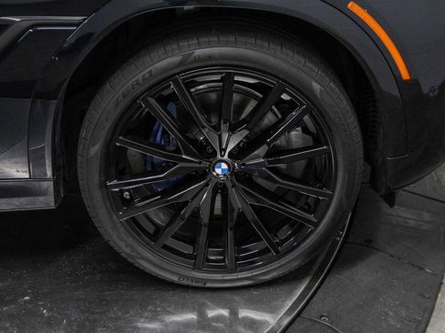 Used 2024 BMW X6 xDrive40i w/ Executive Package image 9