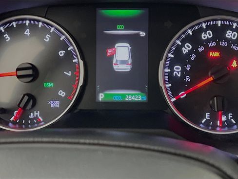 Used 2022 Toyota RAV4 XLE image 22