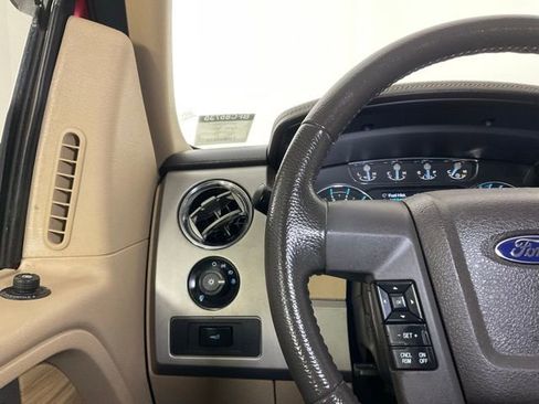 Used 2011 Ford F150 Lariat w/ Lariat Chrome Pkg image 24