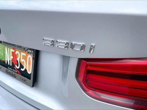 Used 2017 BMW 330i Sedan RWD image 8