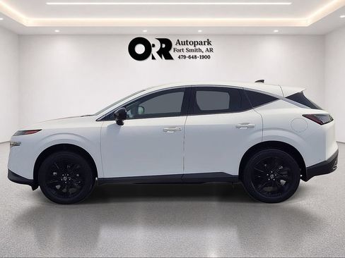 Used 2025 Nissan Murano SV AWD/4WD image 3