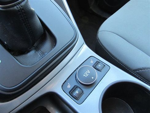 Used 2015 Ford Escape SE w/ Equipment Group 201A image 19