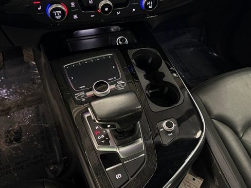 Used 2017 Audi Q7 3.0T Premium Plus w/ Premium Plus Package image 31