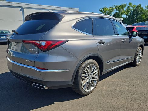 Used 2023 Acura MDX SH-AWD w/ Advance Package image 6