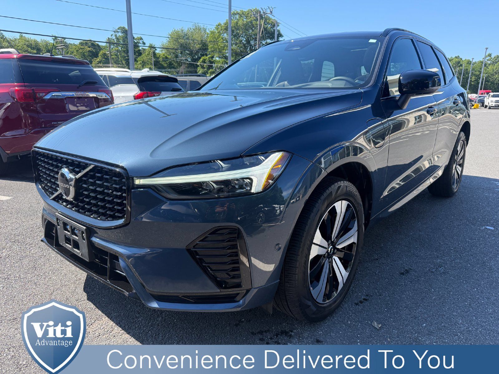 Used 2024 Volvo XC60 T8 Plus w/ Climate Package AWD/4WD image 4