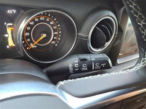 Used 2019 Jeep Wrangler Unlimited Sahara image 21