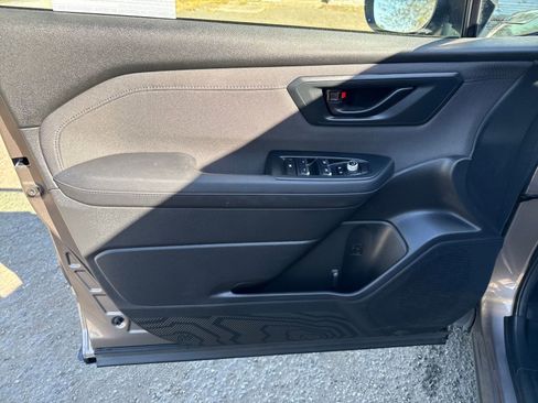 Used 2025 Subaru Forester Premium image 10