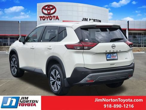 Used 2023 Nissan Rogue SV FWD image 7
