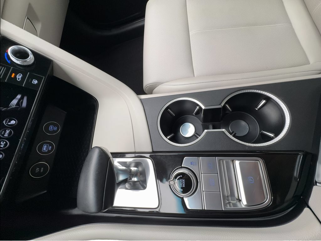 Used 2025 Genesis G70 2.5T RWD image 46