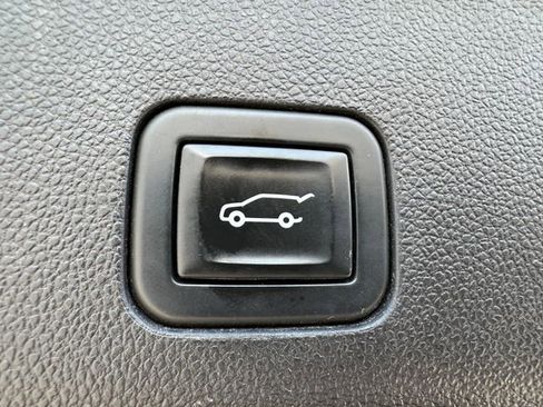 Used 2021 Chevrolet Tahoe RST image 16