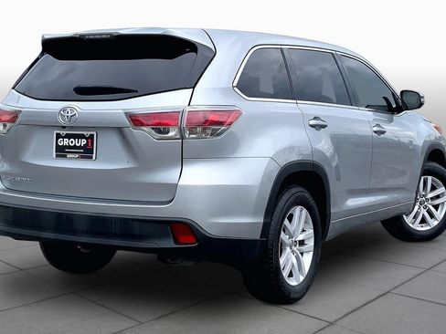 Used 2016 Toyota Highlander LE FWD image 13