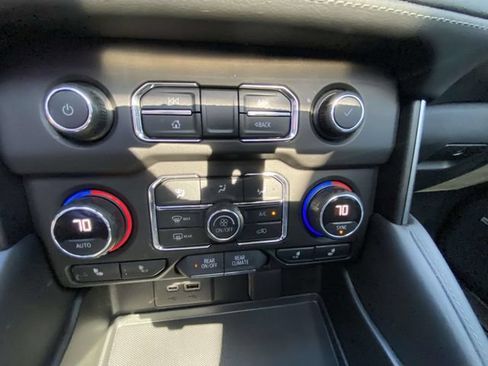 Used 2021 Chevrolet Tahoe LT w/ LT Signature Package RWD image 23