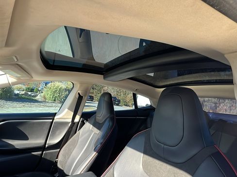 Used 2013 Tesla Model S Performance image 18