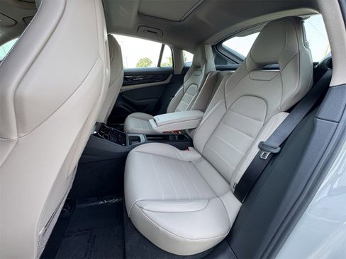 New 2025 Porsche Panamera 4 image 15