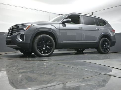 New 2026 Volkswagen Atlas SE FWD image 36