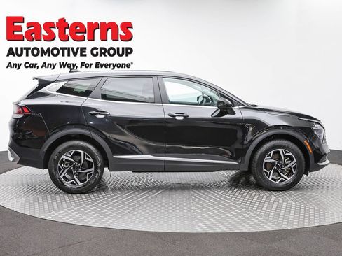 Used 2024 Kia Sportage LX AWD/4WD image 4
