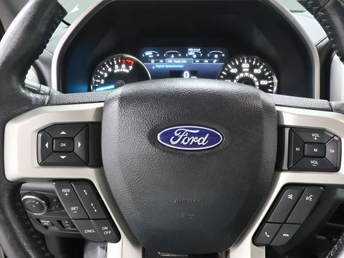 Used 2020 Ford F150 Lariat w/ Equipment Group 502A Luxury AWD/4WD image 12
