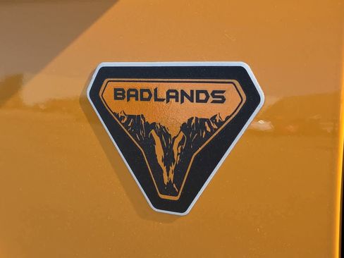 Used 2021 Ford Bronco Badlands image 11