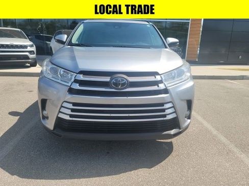 Used 2019 Toyota Highlander XLE image 4