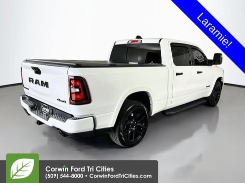 Used 2025 RAM 1500 Laramie w/ Night Edition AWD/4WD image 15
