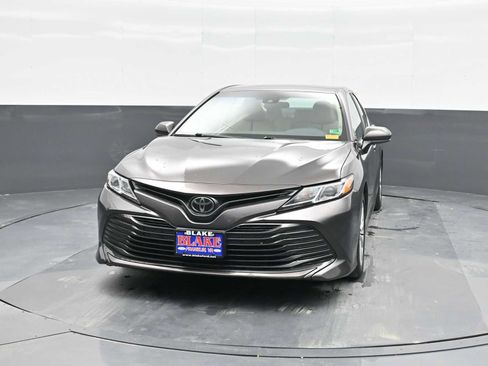 Used 2019 Toyota Camry LE image 8