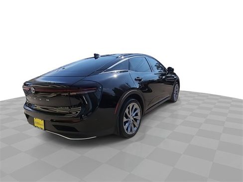 Used 2026 Toyota Crown Limited w/ Advanced Technology Package image 8