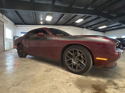 Used 2017 Dodge Challenger R/T w/ Quick Order Package 22P T/A image 8