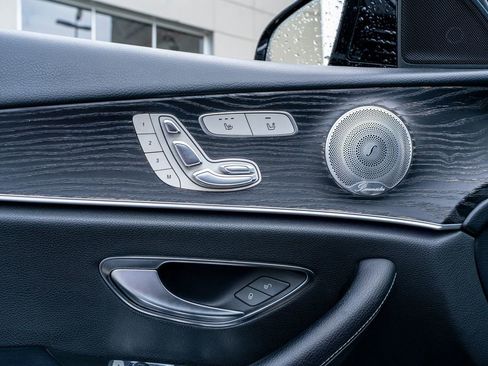 Used 2018 Mercedes-Benz E 300 image 26