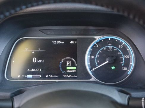 Used 2018 Nissan Leaf SV w/ SV Technology Package image 39