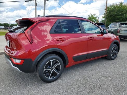 New 2025 Kia Niro EX image 4
