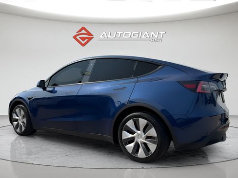 Used 2021 Tesla Model Y 2WD image 4