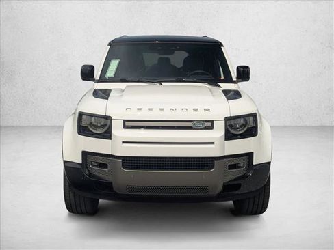 Used 2025 Land Rover Defender 110 X-Dynamic SE AWD/4WD image 6