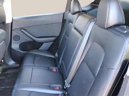 Used 2023 Tesla Model Y Long Range image 17