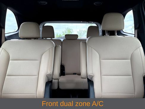Used 2025 Buick Enclave Preferred FWD image 7