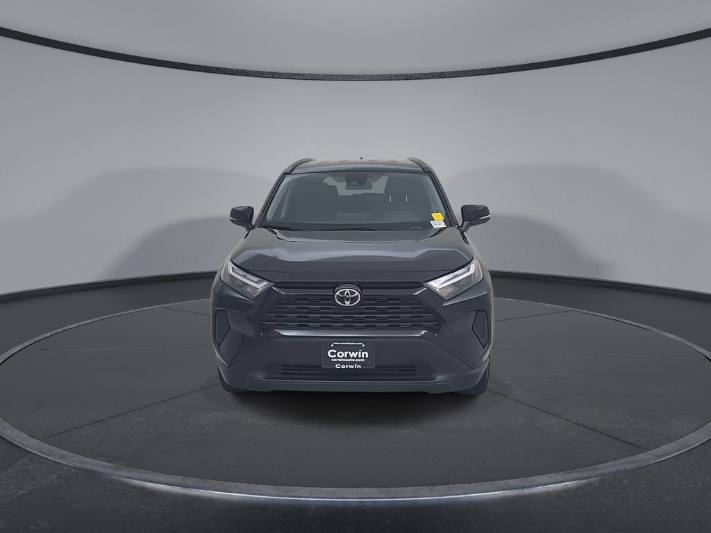 Used 2025 Toyota RAV4 XLE AWD/4WD image 6