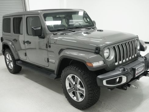Used 2021 Jeep Wrangler Unlimited Sahara AWD/4WD image 3